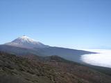 [Photo of El Teide above clouds]